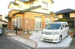 オープン外構 駐車場床 自然石乱形貼り仕上げ