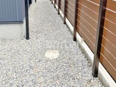犬走り 防犯砂利敷き バラス砕石 防草シート加工