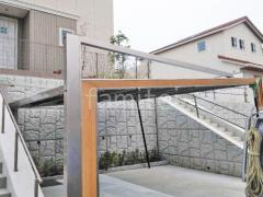 本体色 ライトブラウン+ステンカラー 屋根色 グレースモーク