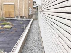 犬走り 防犯砂利敷き バラス砕石 防草シート加工