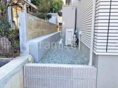 犬走り 防犯砂利敷き バラス砕石 防草シート加工