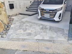 玄関アプローチ 床石貼り 乱形石 石英岩